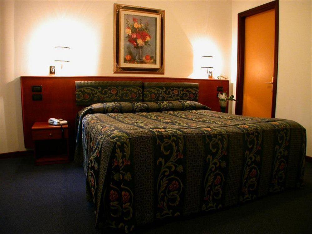 Hotel Cristallo Conegliano Luaran gambar